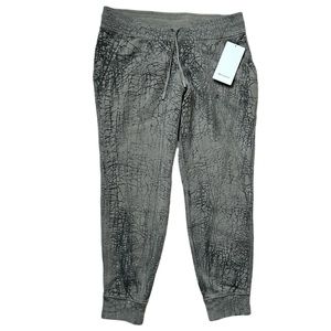 NWT Women’s Lululemon Warm Down Jogger 7/8 Length in Thread Dye Size 14